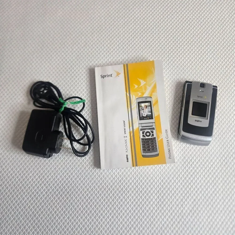 Vintage Y2K Sanyo Katana II Sprint Flip Phone Charger User Guide